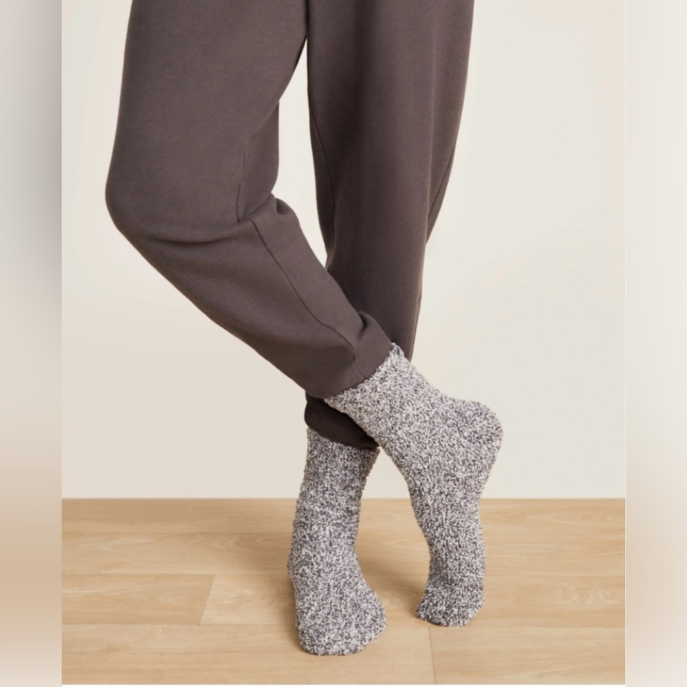 NWT Barefoot Dreams CozyChic men’s socks- heathered slate blue/white